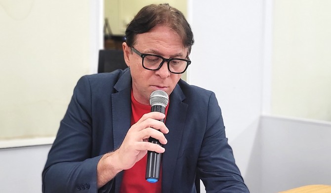 Samyr pede informa&ccedil;&otilde;es sobre a constru&ccedil;&atilde;o de escola em tempo integral no Cristo