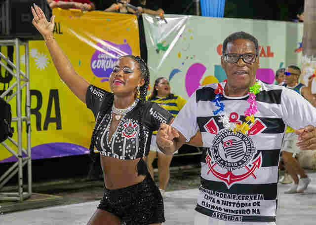 Vit&oacute;ria consagradora para o bloco Praia, Bola e Cerveja que homenageou o ex-jogador do Corinthians Cl&aacute;udio Mineiro