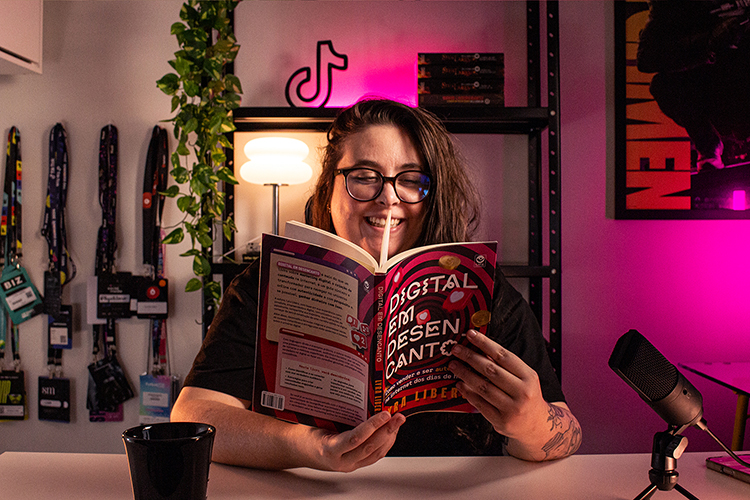 Jornalista de MS lan&ccedil;a livro com dicas de como desbravar o universo digital