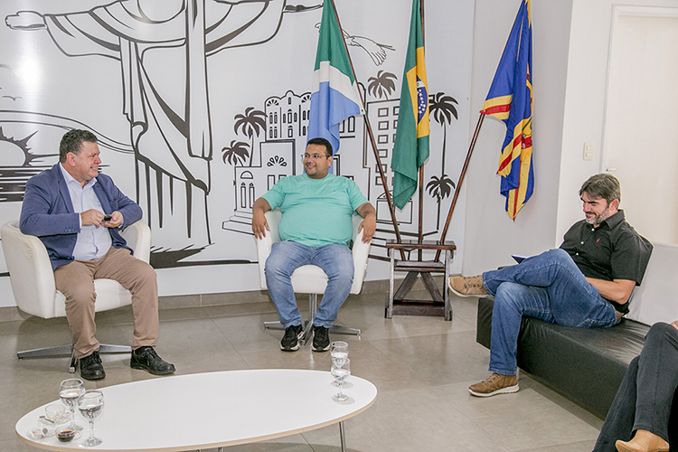 Prefeitura e Estado formalizam coopera&ccedil;&atilde;o para ampliar Fomento Rural em Corumb&aacute;