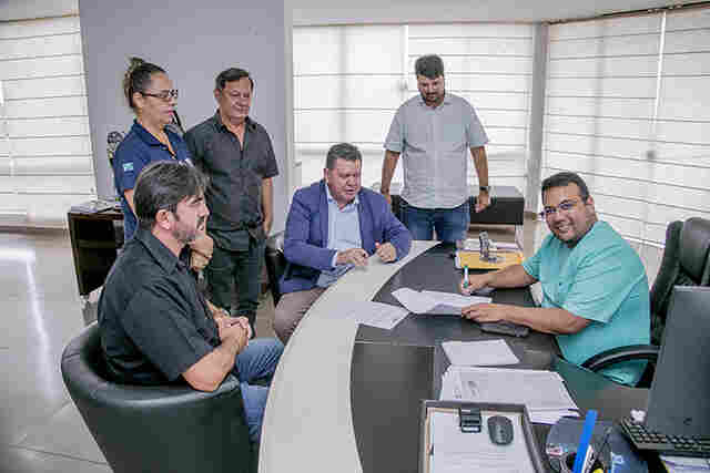 Prefeitura e Estado formalizam coopera&ccedil;&atilde;o para ampliar Fomento Rural em Corumb&aacute;