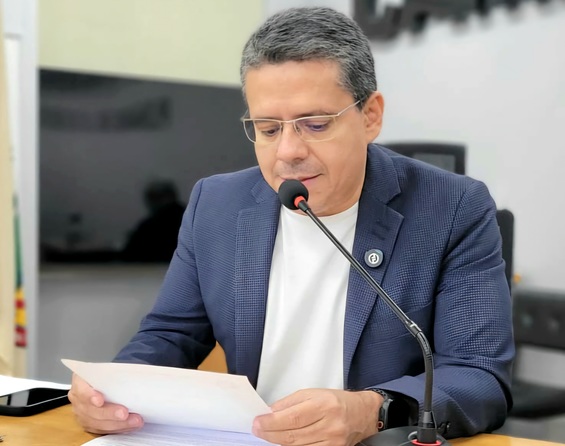Vereador Alexandre pede implementa&ccedil;&atilde;o da tarifa social de &aacute;gua e esgoto em Corumb&aacute;