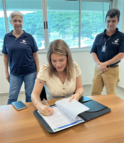 Alf&acirc;ndega da Receita Federal em Corumb&aacute; assina acordo de coopera&ccedil;&atilde;o com o IFMS na &aacute;rea da Cidadania Fiscal 