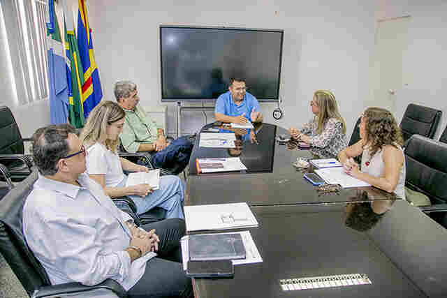 Com Fiocruz MS, prefeito discute amplia&ccedil;&atilde;o projeto de pesquisa em Corumb&aacute; 