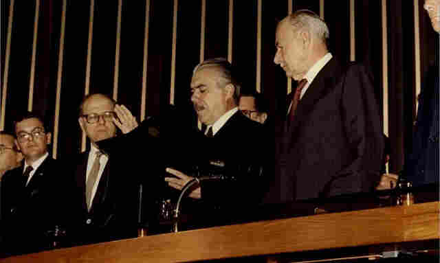 Redemocratiza&ccedil;&atilde;o: h&aacute; 40 anos, Sarney assumia a presid&ecirc;ncia do Brasil 