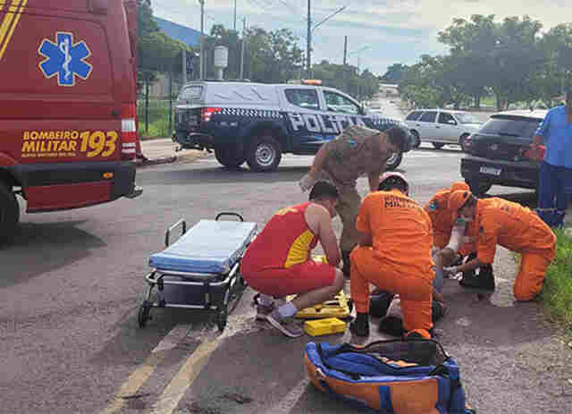 Motociclista fica ferida ap&oacute;s colidir contra autom&oacute;vel na Av. santa Cruz em Corumb&aacute;