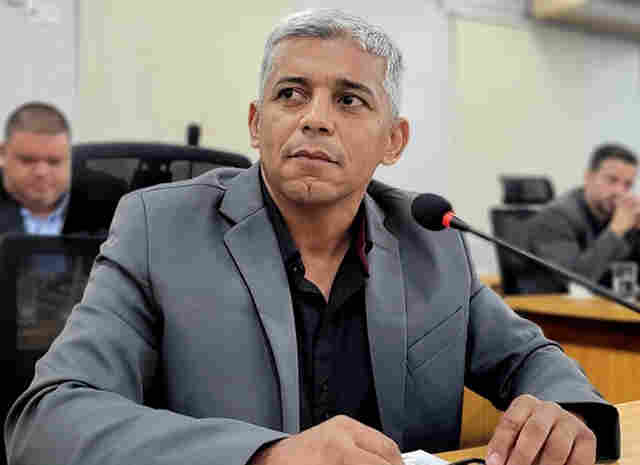 Edinaldo repudia ato praticado por professor que ofendeu estudante corumbaense