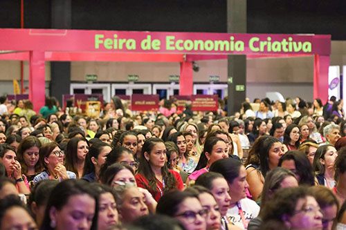 Delas Day incentiva o empreendedorismo feminino e conecta milhares de mulheres a oportunidades