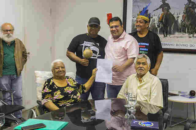 Prefeito discute a&ccedil;&otilde;es para a sa&uacute;de com representantes de povos origin&aacute;rios e de assentamentos 