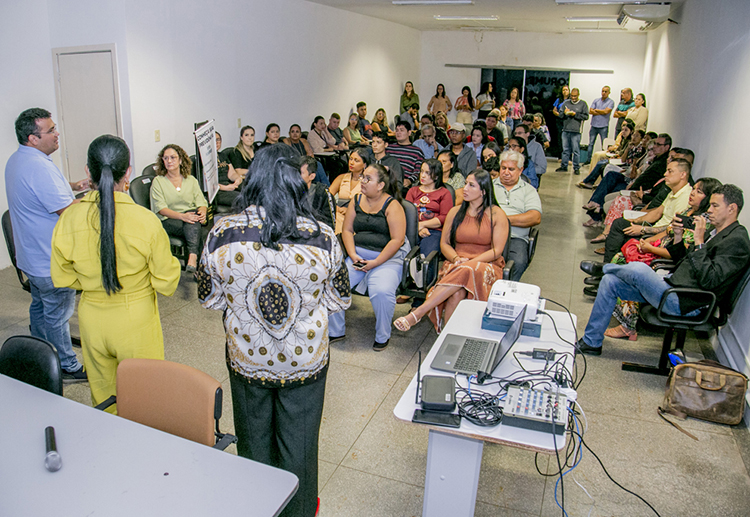 Prefeitura empossa aprovados em concurso público; servidores são para a Saúde
