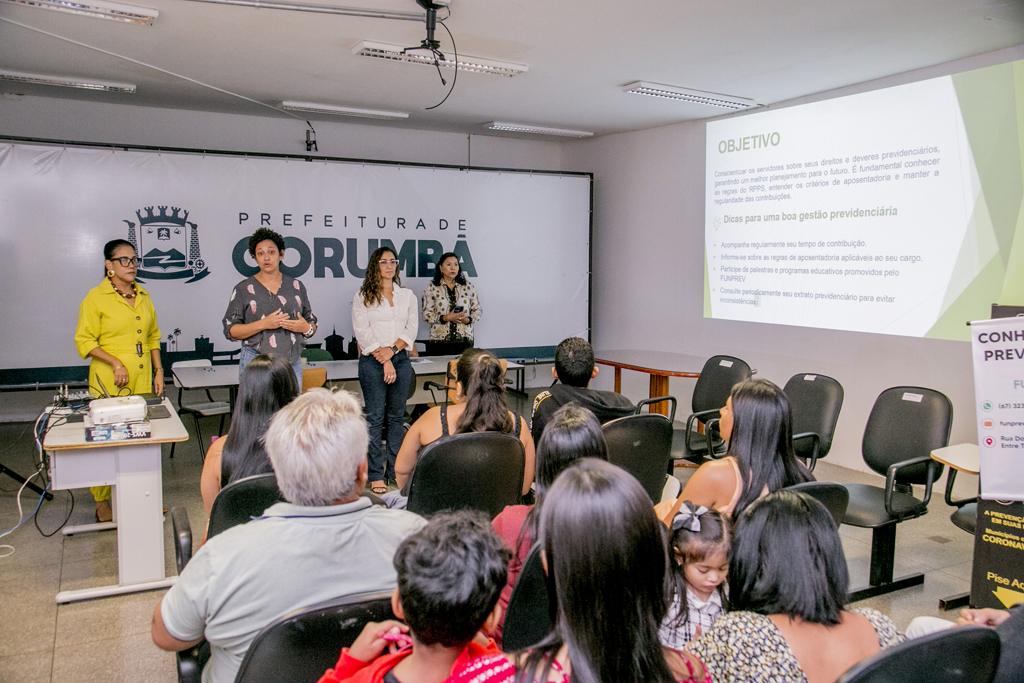 Prefeitura empossa aprovados em concurso público; servidores são para a Saúde