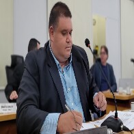 Projeto de Lei de Jovan autoriza Executivo a celebrar conv&ecirc;nios com cl&iacute;nicas veterin&aacute;rias e ONGs