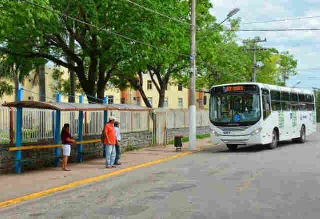 Jovan pede avalia&ccedil;&atilde;o dos hor&aacute;rios de &ocirc;nibus disponibilizados &agrave; popula&ccedil;&atilde;o