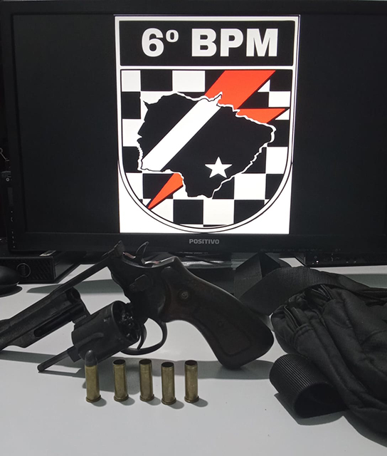 Pol&iacute;cia Militar apreende arma de fogo e prende suspeitos ap&oacute;s disparos em via p&uacute;blica em Corumb&aacute;