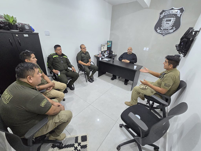 For&ccedil;as de Seguran&ccedil;a da Bol&iacute;via visitam Estabelecimento Penal de Corumb&aacute; em a&ccedil;&atilde;o de integra&ccedil;&atilde;o fronteiri&ccedil;a