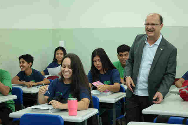 Com mais de R$ 19,8 milh&otilde;es em investimentos, Governo de MS entrega reformas de escolas em Corumb&aacute;