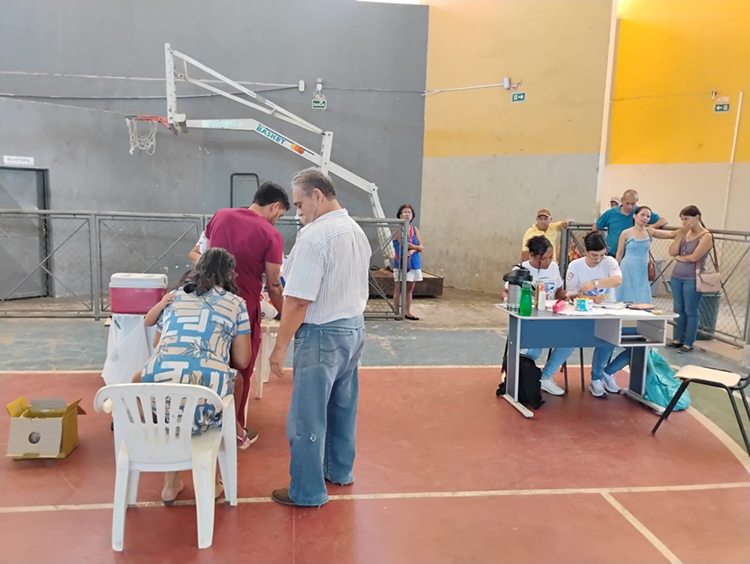 Vacinação no feriado imuniza mais de 700 pessoas contra COVID-19 e Influenza em Corumbá