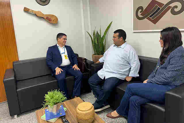 Prefeitura e Caixa Econ&ocirc;mica discutem retomada de obras paradas em Corumb&aacute;