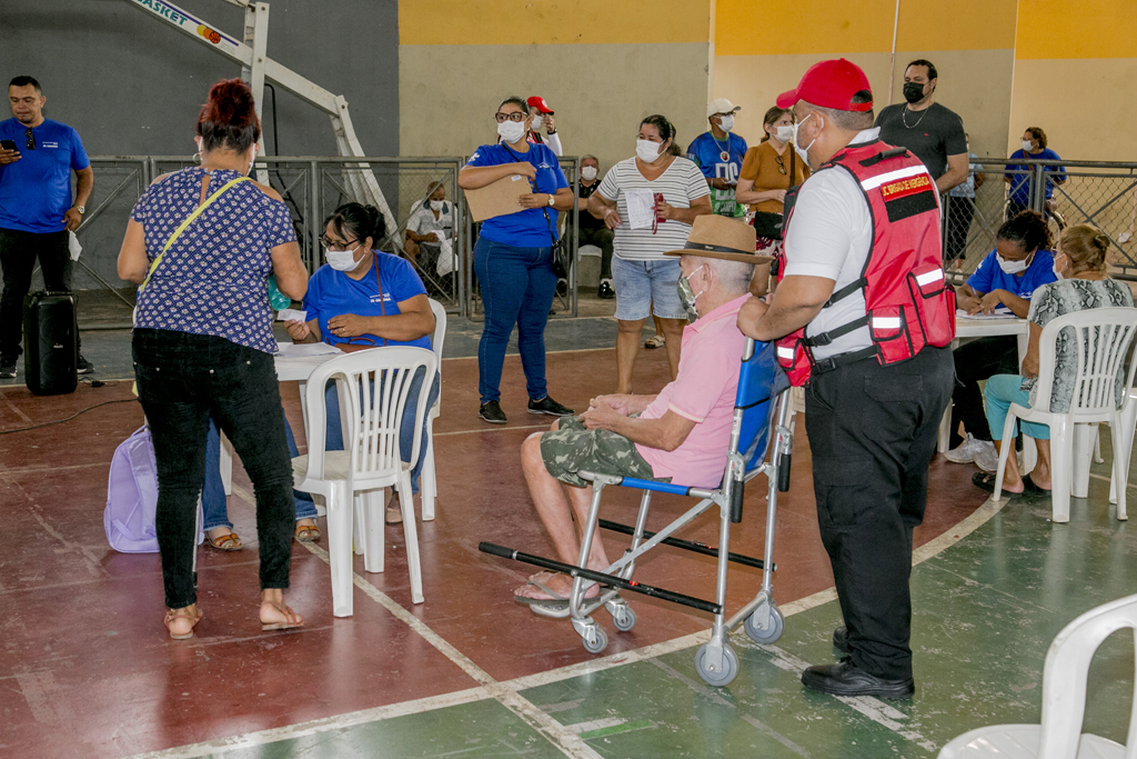 Vacinação em Corumbá segue para grupos prioritários
