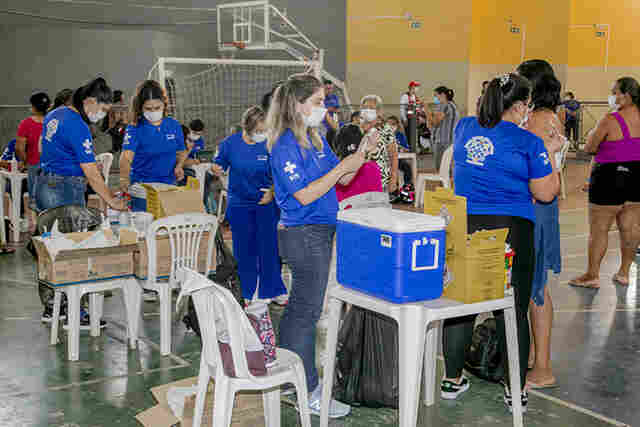 Vacina&ccedil;&atilde;o em Corumb&aacute; segue para grupos priorit&aacute;rios 