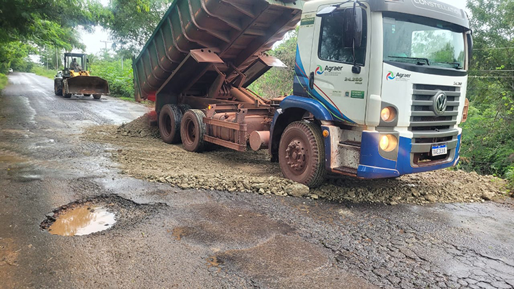 Presidente da Câmara Bira reivindica recapeamento do pavimento asfalto da rodovia Ramão Gomez