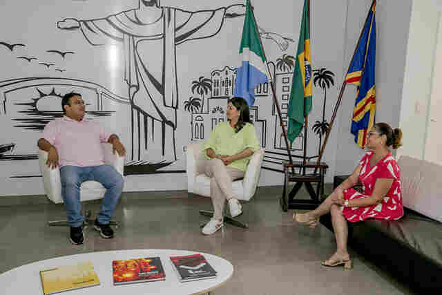 Prefeito Dr. Gabriel apresenta demandas de Corumb&aacute; para assessora da presid&ecirc;ncia do Senado Rose Modesto