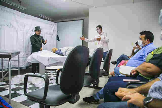 Tr&acirc;nsito: pe&ccedil;a teatral lan&ccedil;a oficialmente campanha Maio Amarelo em Corumb&aacute;