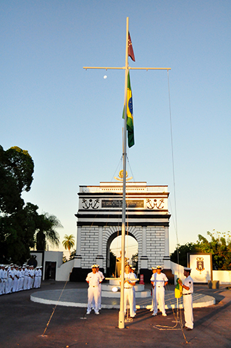 Evento c&iacute;vico marca o fim da Segunda Guerra Mundial e homenageia os her&oacute;is da P&aacute;tria
