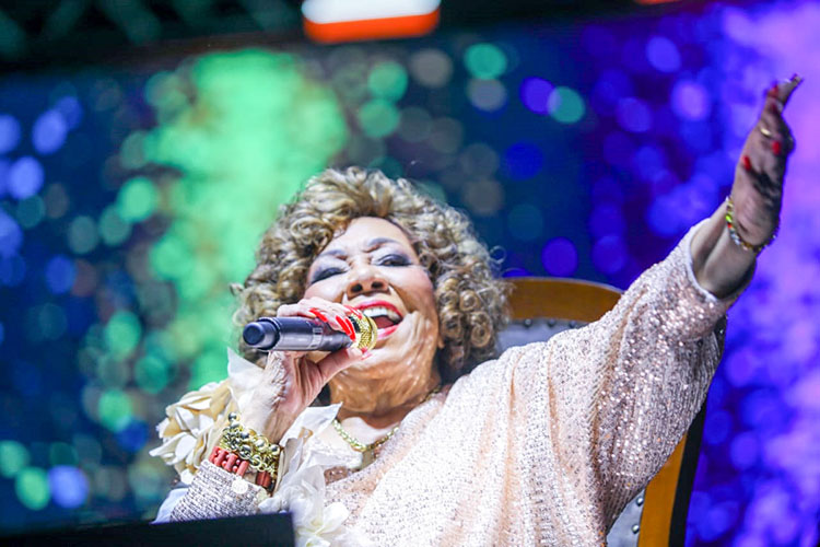 Show histórico: Alcione reúne mais de 10 mil em noite de emoção no Festival América do Sul