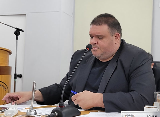C&acirc;mara homenageia Arthur pela participa&ccedil;&atilde;o no programa Avistar 2025