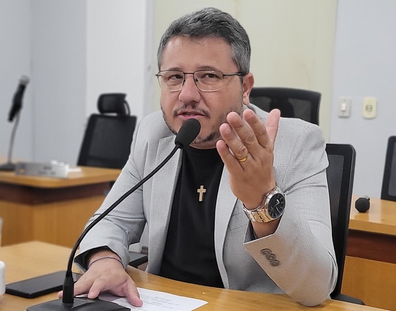 Cazarin cobra informações sobre fechamento da ala de saúde mental da Santa Casa