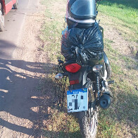 Idoso fica ferido ap&oacute;s colis&atilde;o entre moto e bicicleta em sem&aacute;foro de quatro tempos na Avenida Gaturama