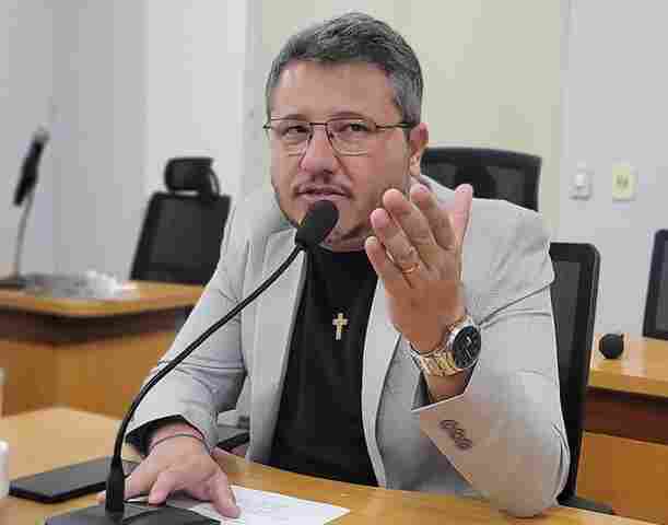 Cazarin cobra informa&ccedil;&otilde;es sobre fechamento da ala de sa&uacute;de mental da Santa Casa