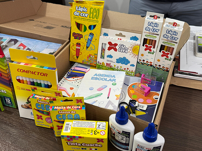 Prefeitura de Lad&aacute;rio realiza entrega de kits e uniformes escolares no dia 3 de junho