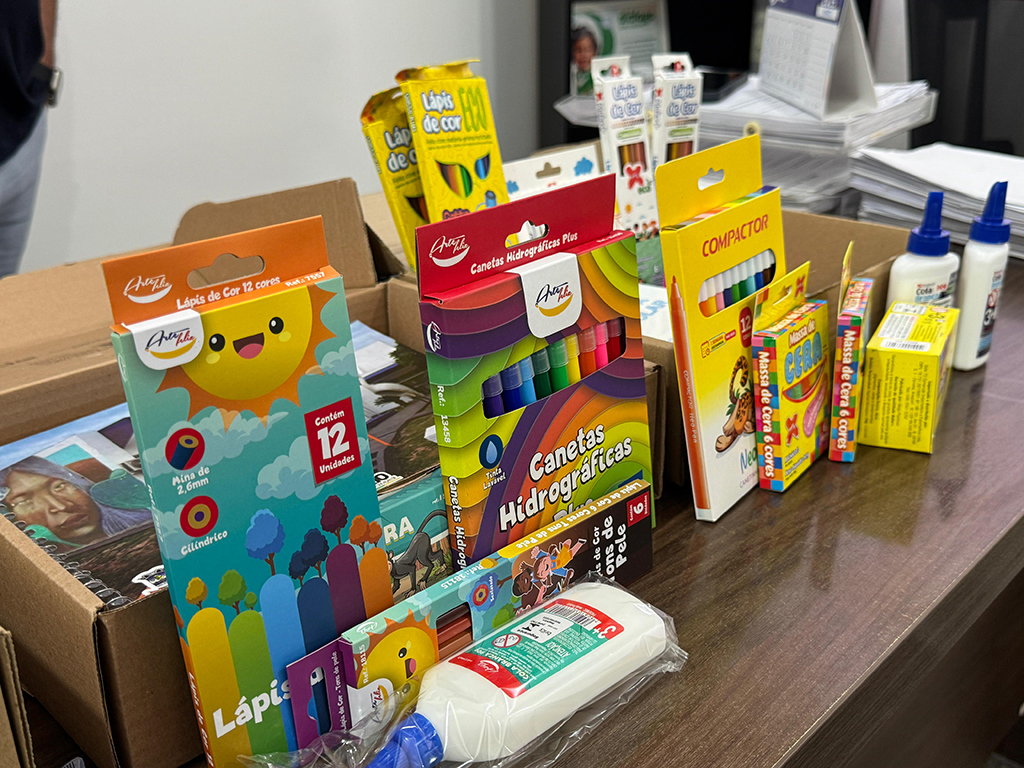 Prefeitura de Ladário realiza entrega de kits e uniformes escolares no dia 3 de junho