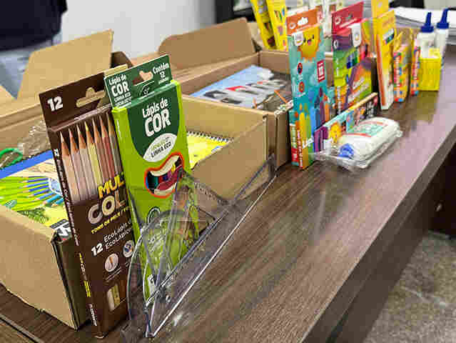 Prefeitura de Lad&aacute;rio realiza entrega de kits e uniformes escolares no dia 3 de junho