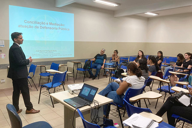 Defensoria aborda conciliação e mediação em palestra na UFMS de Corumbá