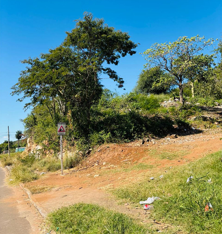 Hanna cobra obras de conten&ccedil;&atilde;o de encostas no Bairro Cristo Redentor