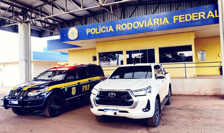 PRF recupera ve&iacute;culo furtado e prende condutor por recepta&ccedil;&atilde;o na BR-262