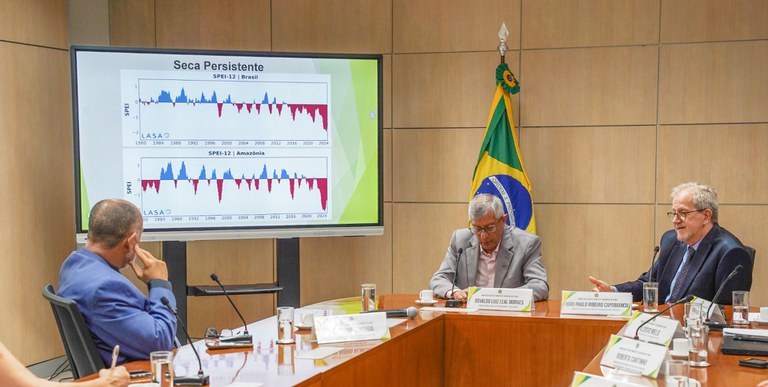 No mês de maio, Pantanal e Cerrado registram continuidade na queda no desmatamento; Amazônia é afetada por incêndios e seca histórica