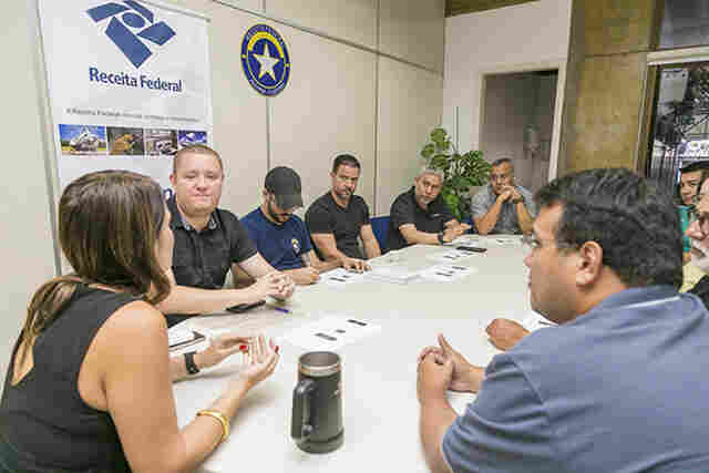 Prefeitura debate melhorias no fluxo aduaneiro na fronteira de Corumb&aacute; com a Bol&iacute;via