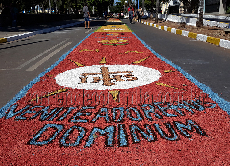 Corpus Christi: fé, tradição e arte que une católicos para confecção dos tapetes nas ruas de Corumbá