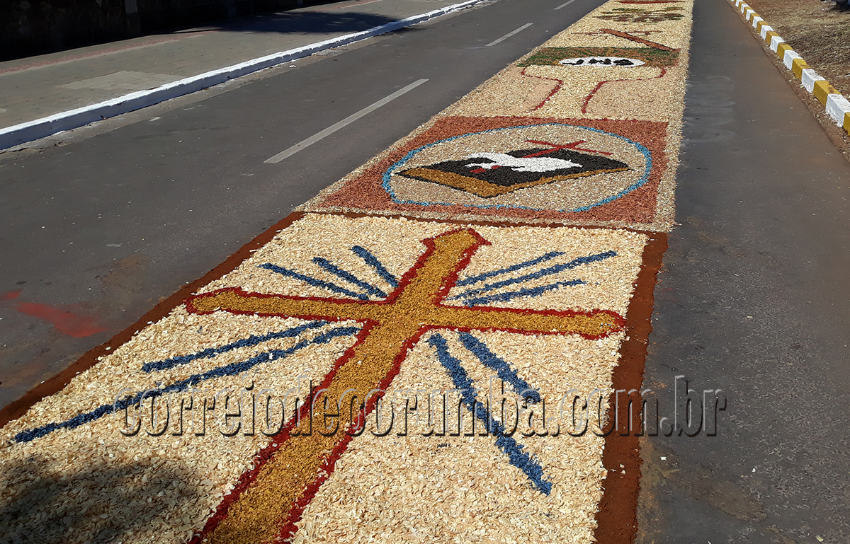 Corpus Christi: fé, tradição e arte que une católicos para confecção dos tapetes nas ruas de Corumbá