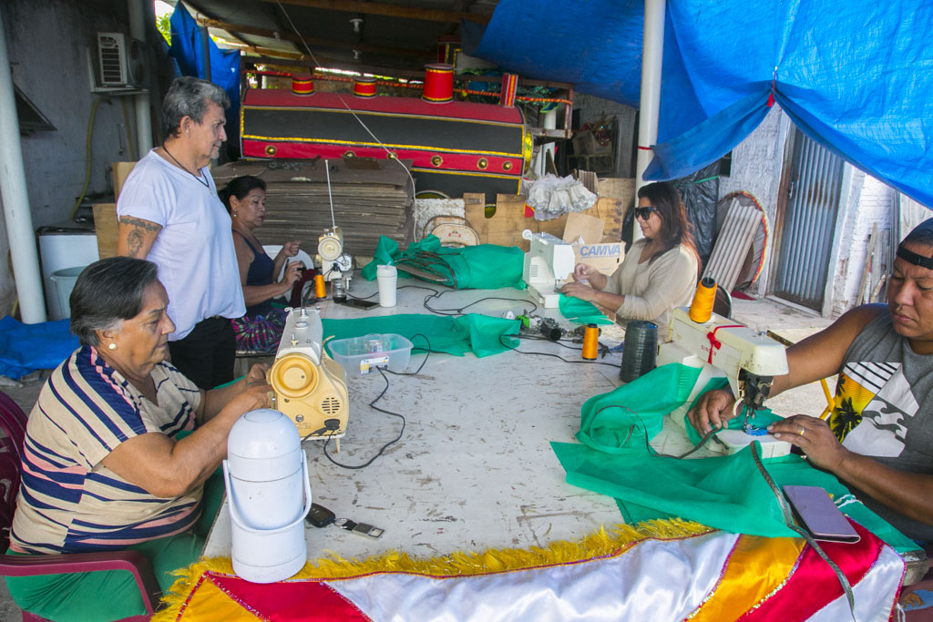 Prefeitura valoriza artistas locais na decoração do Arraial do Banho de São João