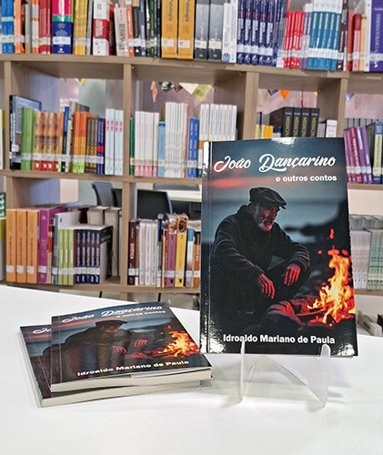 Aos 69 anos, Idroaldo realiza sonho antigo de publicar seu primeiro livro