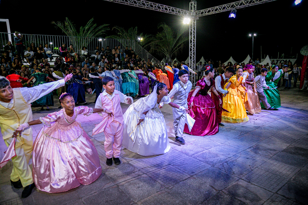 Dança e tradição marcam segunda noite do Arraial do Banho de São João em Corumbá