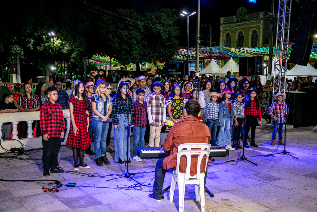 Dança e tradição marcam segunda noite do Arraial do Banho de São João em Corumbá