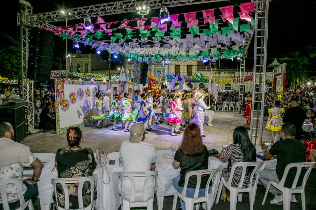 Banho de São João: concurso de Quadrilhas Juninas anima festa no Porto Geral
