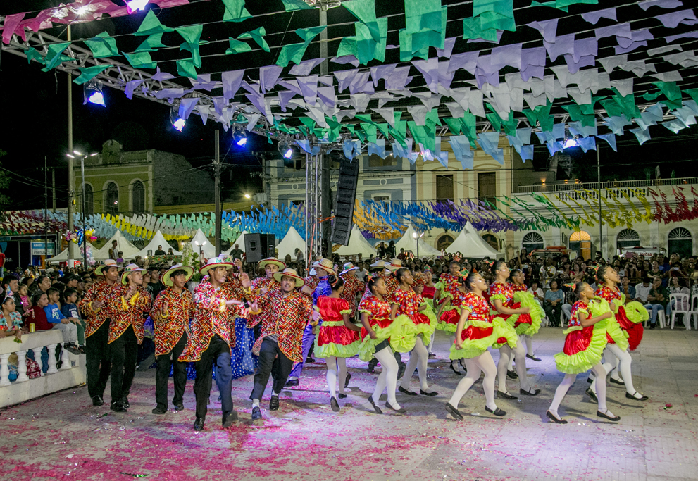 Banho de São João: concurso de Quadrilhas Juninas anima festa no Porto Geral