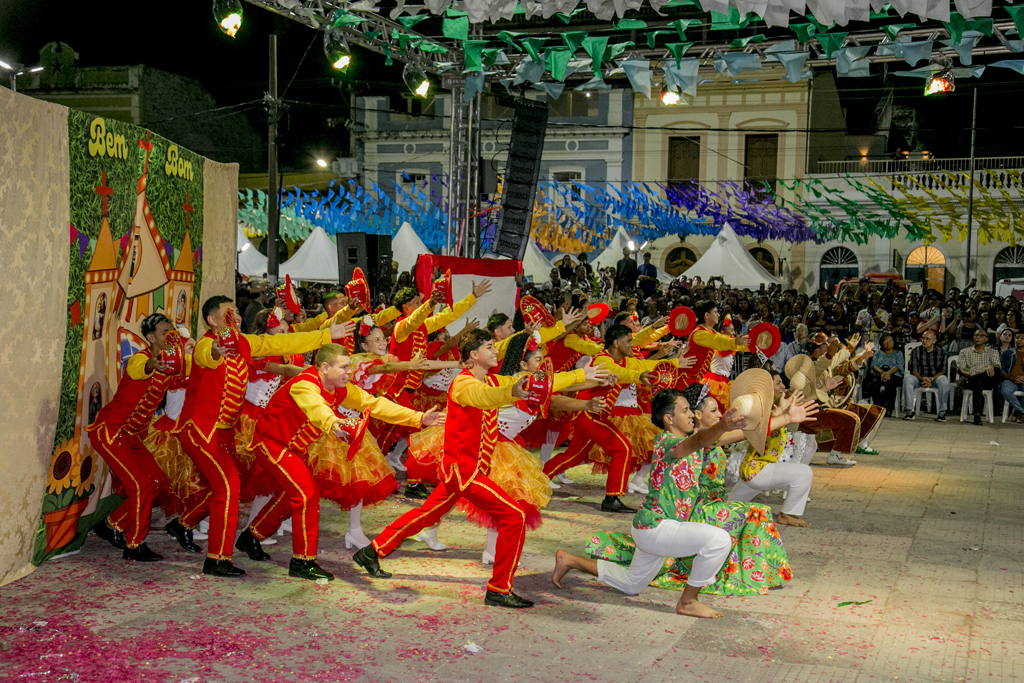 Banho de São João: concurso de Quadrilhas Juninas anima festa no Porto Geral